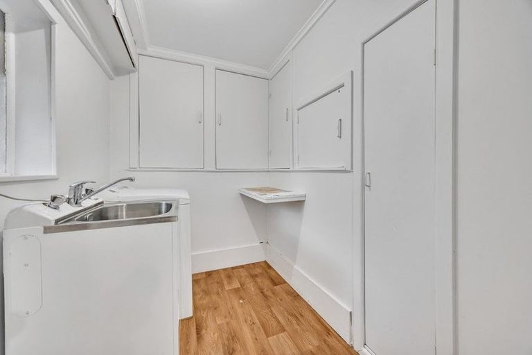 Photo of property in 33b Fairmount Road, Titirangi, Auckland, 0604