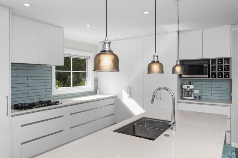 Photo of property in 16 Tralee Street, Omokoroa, 3114