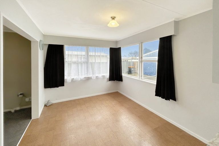 Photo of property in 31 Abraham Crescent, Milson, Palmerston North, 4414