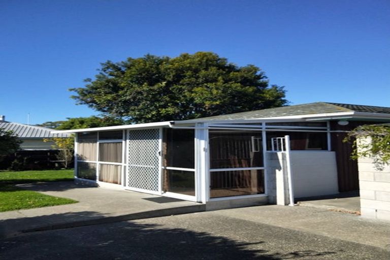 Photo of property in 2/25 Avondale Road, Taradale, Napier, 4112