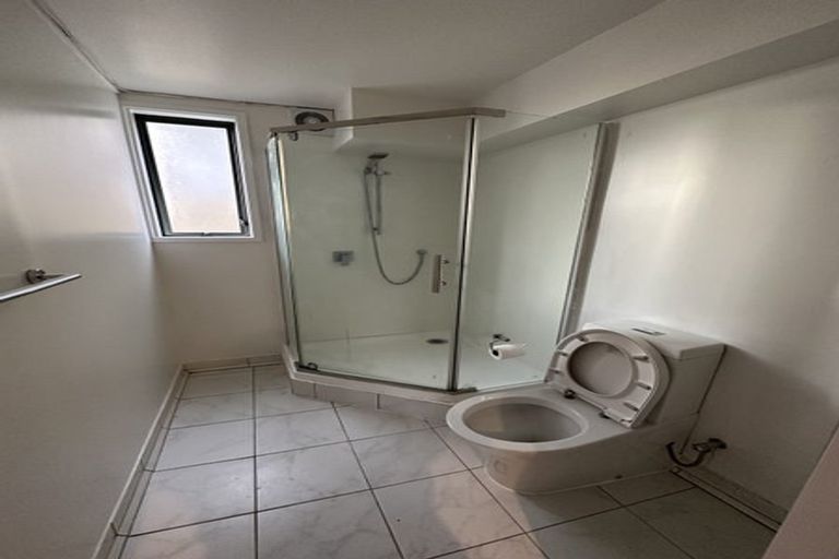 Photo of property in 31 Newington Road, Henderson, Auckland, 0612