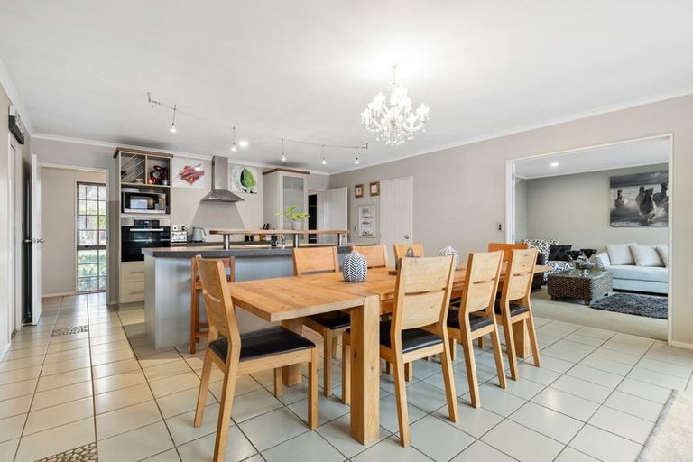 Photo of property in 12 Parkwood Place, Huntington, Hamilton, 3210