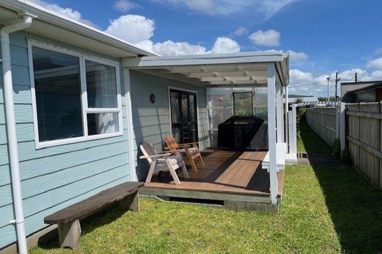 Photo of property in 57 Dixon Street, Oakura, 4314