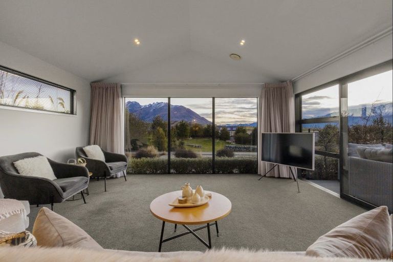 Photo of property in 17 Mcadam Drive, Jacks Point, Queenstown, 9371