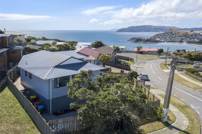 Photo of property in 68 Pikarere Street, Titahi Bay, Porirua, 5022
