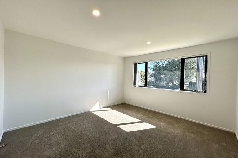 Photo of property in 66 Casuarina Road, Half Moon Bay, Auckland, 2012