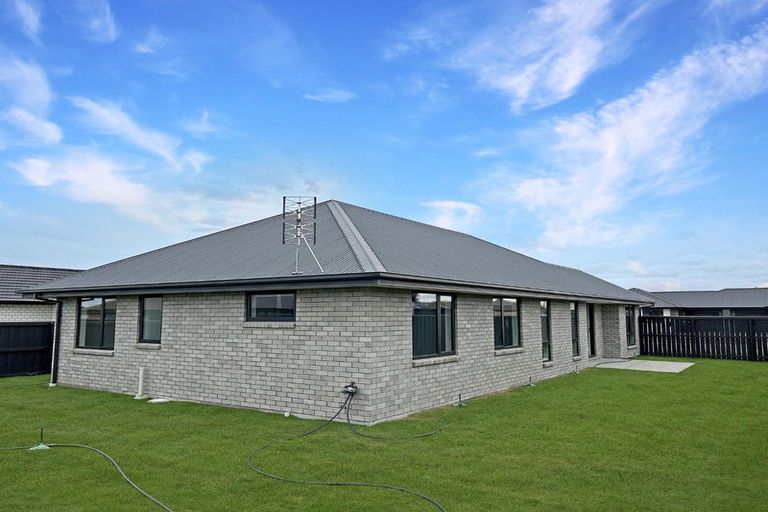 Photo of property in 100 Lady Isaac Drive, Rolleston, 7615