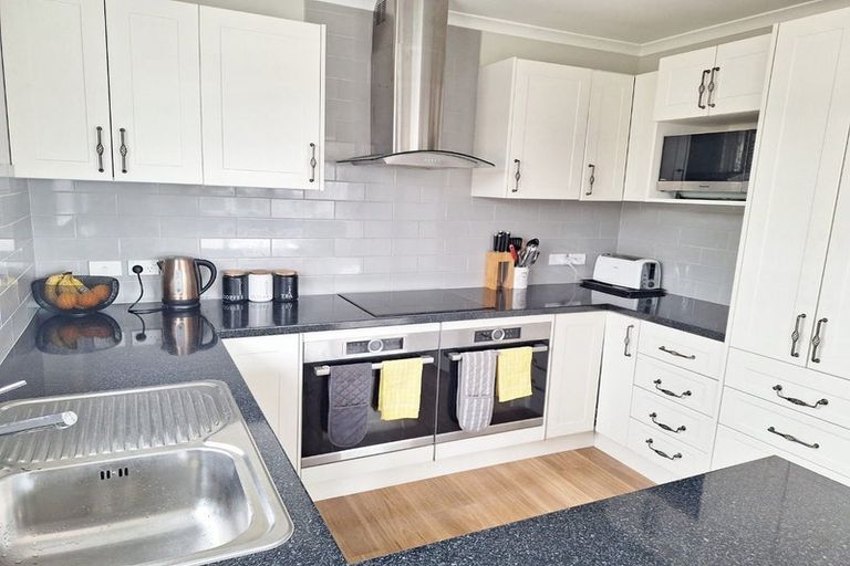 Photo of property in 28 John Street, Trentham, Upper Hutt, 5018