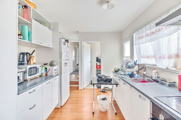 Photo of property in 24 Orly Avenue, Mangere, Auckland, 2022