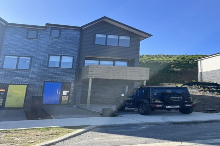 Photo of property in 15 Holystone Road, Whitby, Porirua, 5024