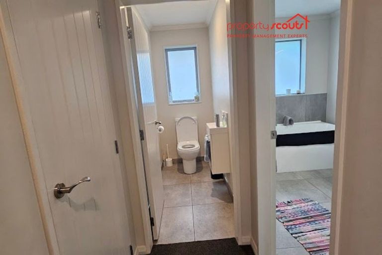 Photo of property in 12 Kingi Te Ahoaho Place, Otaki, 5512