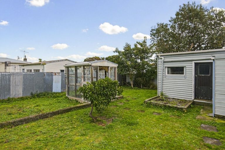 Photo of property in 12 Cargill Street, Levin, 5510
