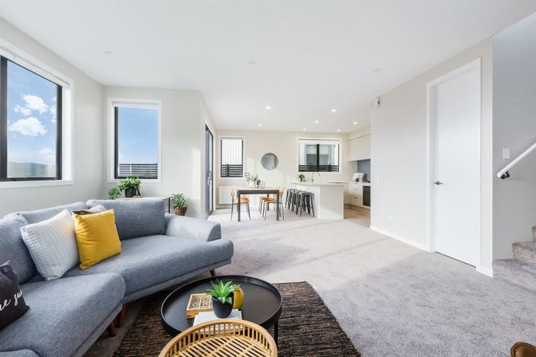 Photo of property in 10 Skysail Lane, Whitby, Porirua, 5024