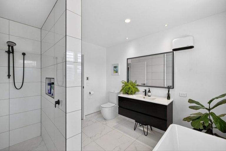 Photo of property in 8 Motiti Road, Papamoa Beach, Papamoa, 3118