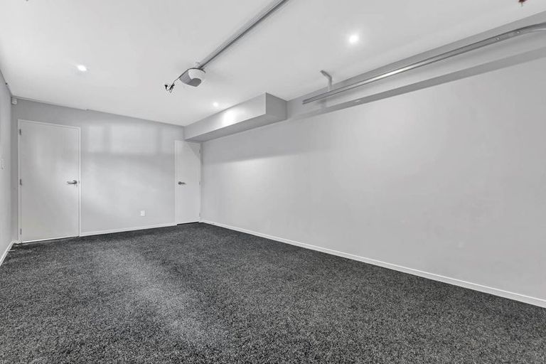 Photo of property in 5 Tahingamanu Road, Hobsonville, Auckland, 0616