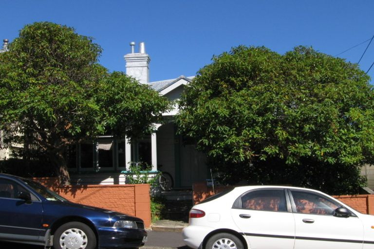 Photo of property in 4 Corunna Avenue, Newtown, Wellington, 6021