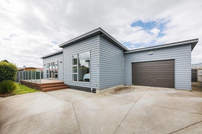 Photo of property in 58 Exeter Crescent, Takaro, Palmerston North, 4412