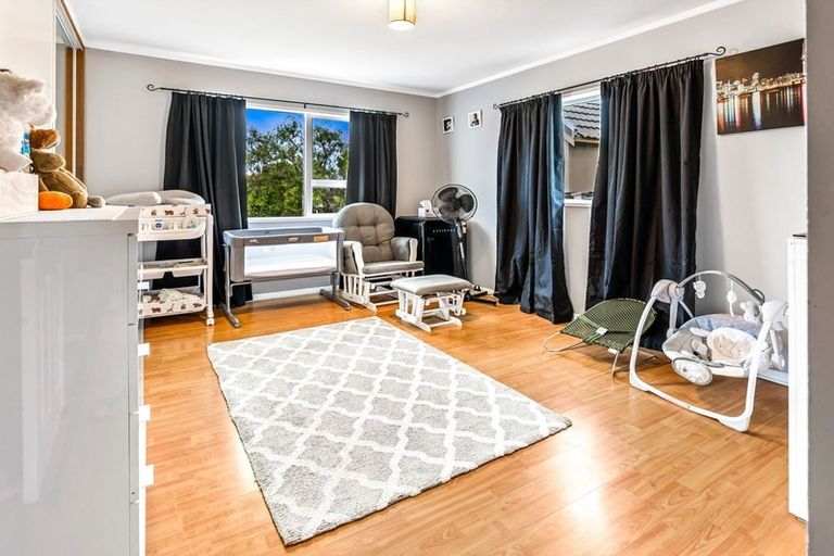 Photo of property in 36 Hartley Terrace, Massey, Auckland, 0614