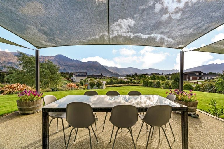 Photo of property in 28 Minaret Ridge, Wanaka, 9305