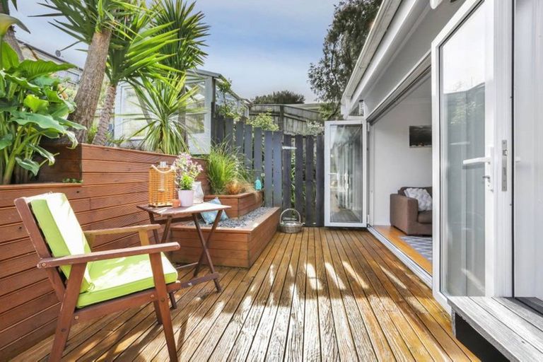 Photo of property in 32 Thimble Lane, Whitby, Porirua, 5024