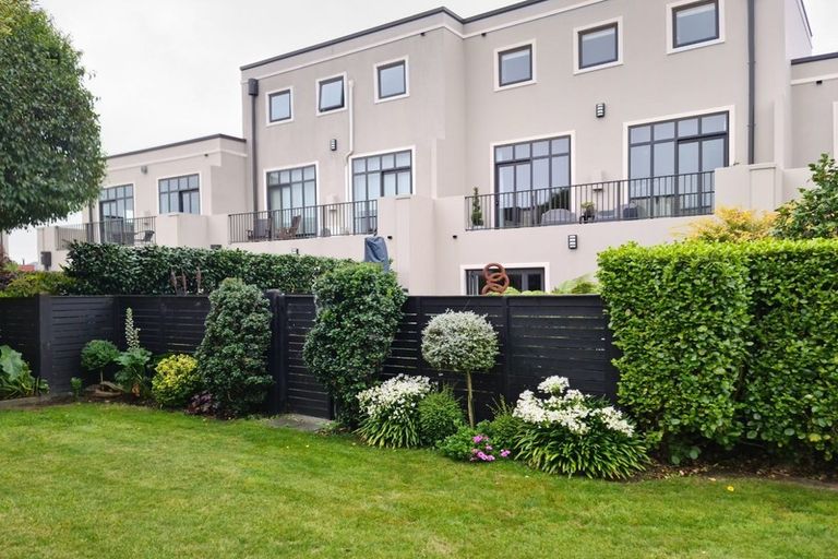 Photo of property in 8 Country Club Terrace, Northwood, Christchurch, 8051