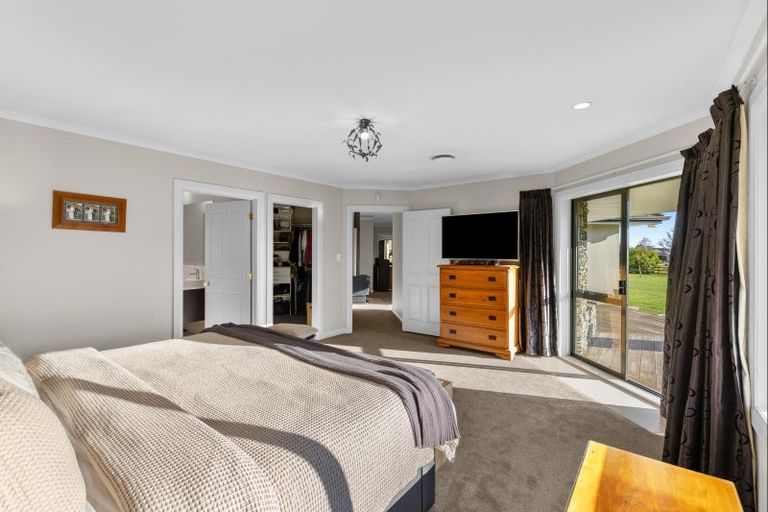 Photo of property in 44 Tutakarae Road, Kelvin Grove, Palmerston North, 4470