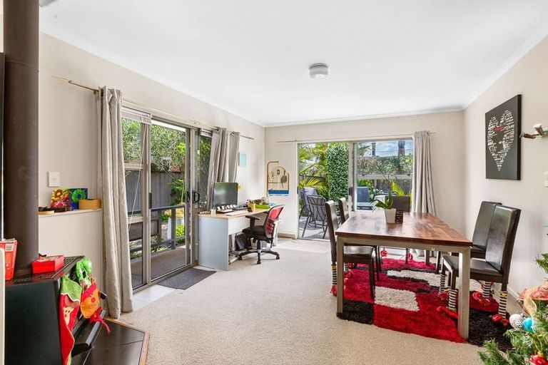 Photo of property in 3b Lillian Place, Orewa, 0931
