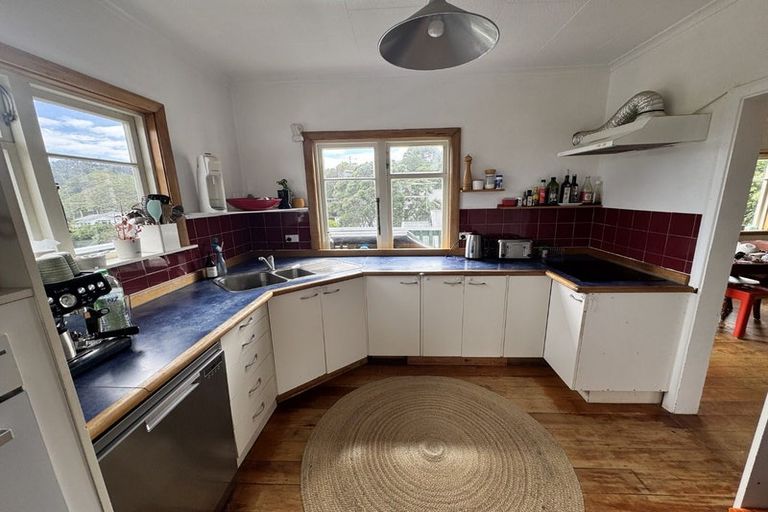 Photo of property in 111 Nevay Road, Miramar, Wellington, 6022