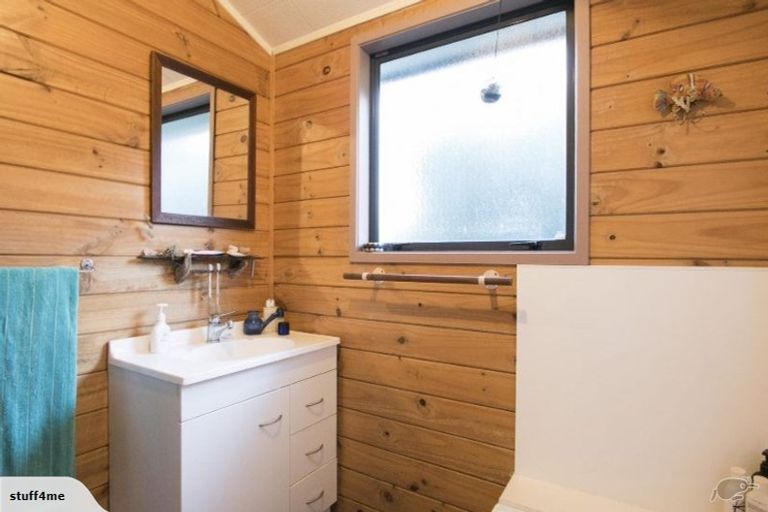 Photo of property in 4 Koutunui Road, Athenree, Katikati, 3177