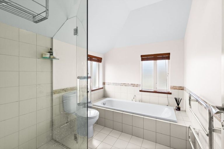 Photo of property in 11 Park Lane, Greenmeadows, Napier, 4112