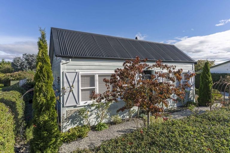 Photo of property in 7 Moore Street, Milton, 9220