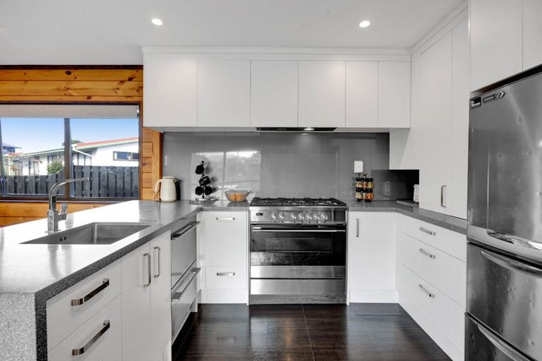 Photo of property in 23 Pohutukawa Drive, Opunake, 4616