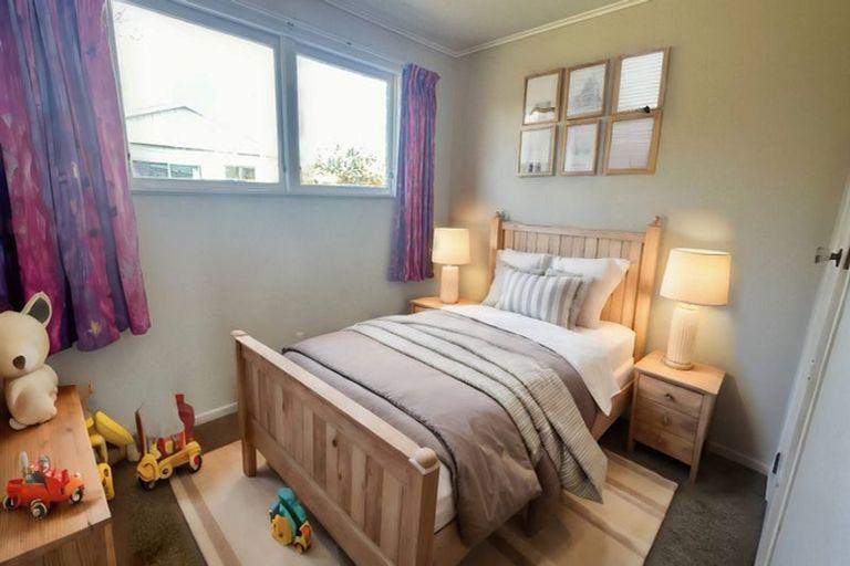 Photo of property in 81 Edmonton Road, Henderson, Auckland, 0612