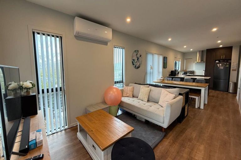 Photo of property in 106 Te Oneroa Way, Long Bay, Auckland, 0630