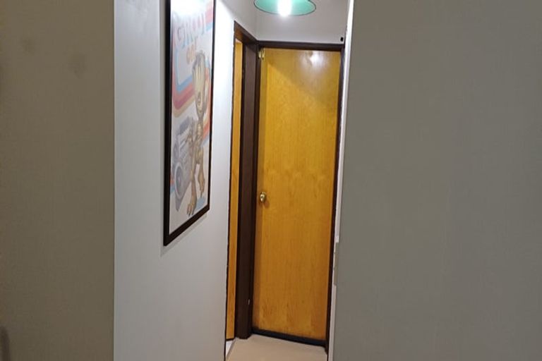 Photo of property in 37 Dominica Crescent, Grenada Village, Wellington, 6037