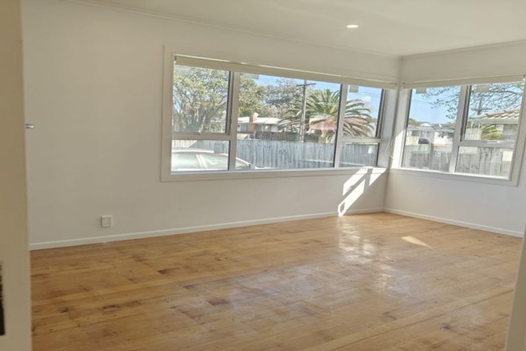 Photo of property in 31 Tiraumea Drive, Pakuranga, Auckland, 2010