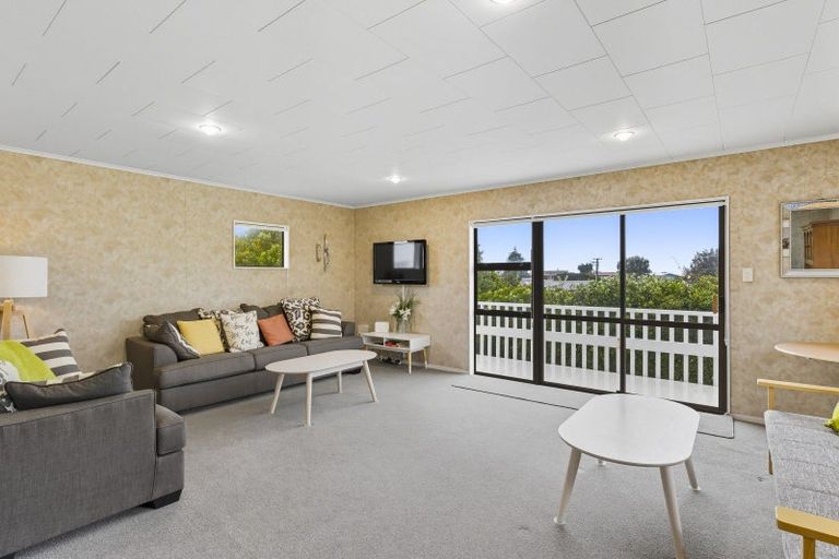 Photo of property in 5 Norna Grove, Waikawa Beach, Manakau, 5573