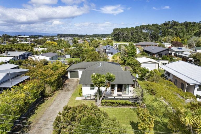 Photo of property in 6 Cousins Avenue East, Foxton Beach, Foxton, 4815
