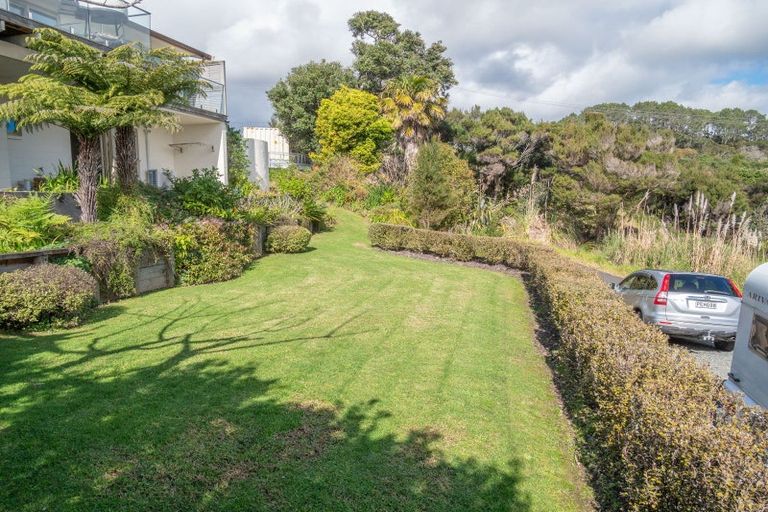 Photo of property in 16 Rangikapiti Road, Coopers Beach, 0420