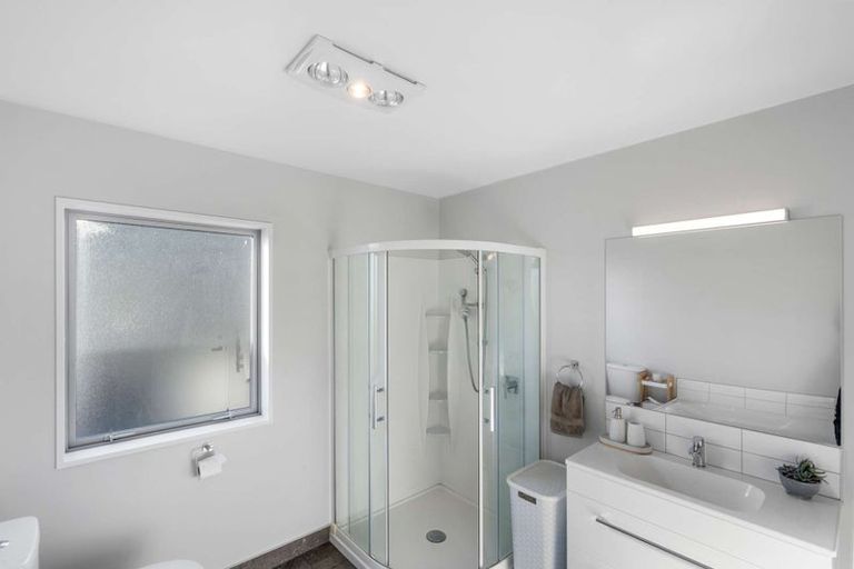 Photo of property in 42 Menin Gate Crescent, Broomfield, Christchurch, 8042