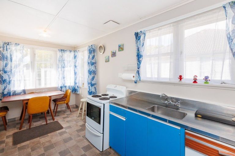 Photo of property in 18 Cardiff Street, Awapuni, Palmerston North, 4412