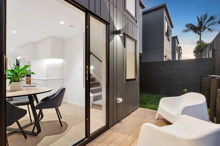 Photo of property in 9f O'donn Avenue, Beach Haven, Auckland, 0626