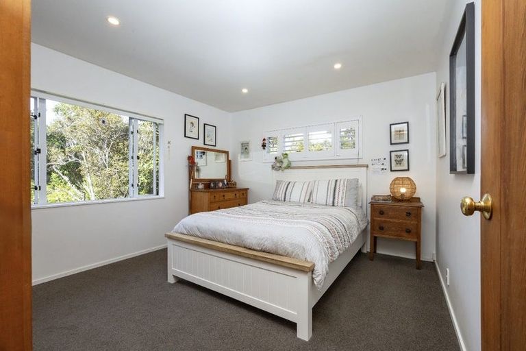 Photo of property in 156 Piha Road, Piha, New Lynn, 0772
