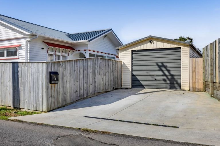 Photo of property in 2 Moana Crescent, Blagdon, New Plymouth, 4310