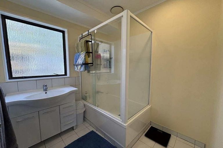 Photo of property in 3 Fenchurch Grove, Stokes Valley, Lower Hutt, 5019
