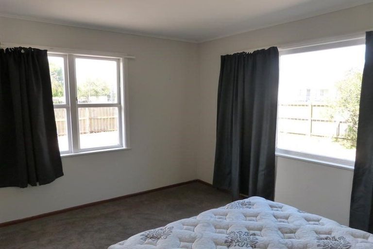 Photo of property in 2 Hinau Road, Mangere Bridge, Auckland, 2022