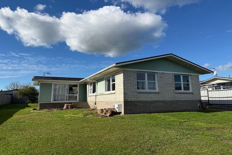 Photo of property in 12 Tanekaha Place, Pukete, Hamilton, 3200