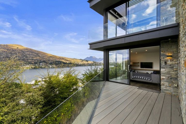 Photo of property in 1 Highlands Close, Queenstown, 9300