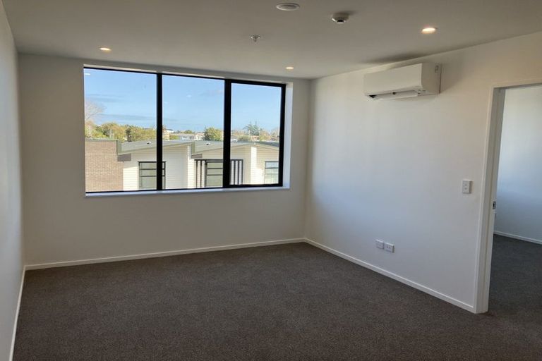 Photo of property in 106/3 Rauemi Way, Te Atatu South, Auckland, 0610