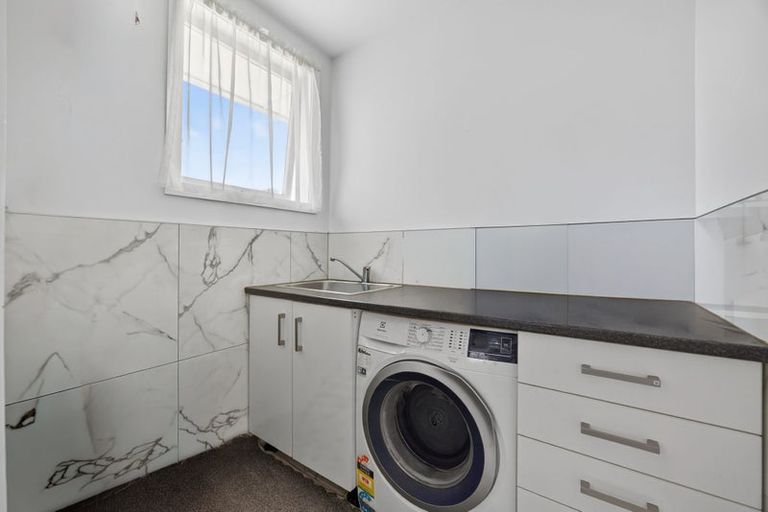 Photo of property in 2/47 Larne Avenue, Pakuranga Heights, Auckland, 2010
